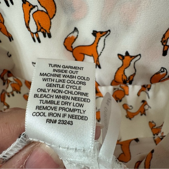 Soho New York&Co Fox Print Sleeveless Button Up Tank Size XS - Picture 7 of 7